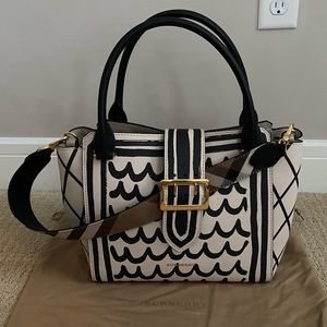 Burberry Buckle Tote Medium